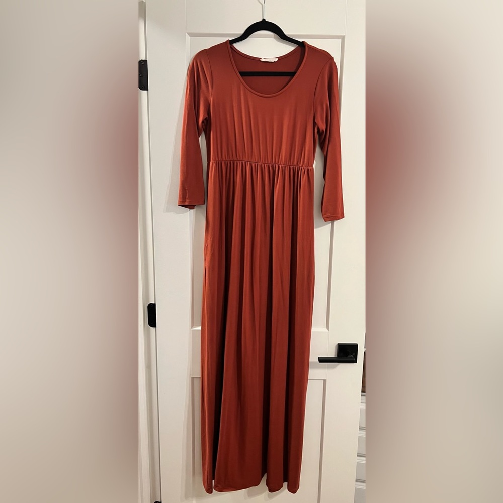 Rust polyester maxi dress!